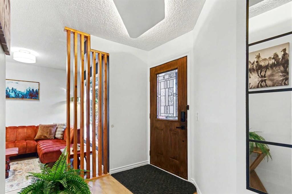 409 Citadel Hills Circle NW, Calgary — photo 3 of 41