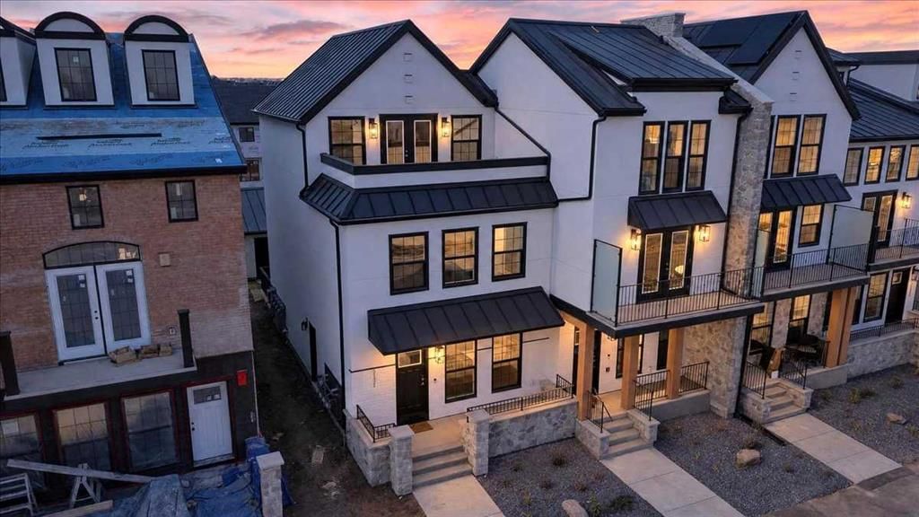 21321 Nostalgia Street SE, Calgary — photo 2 of 50