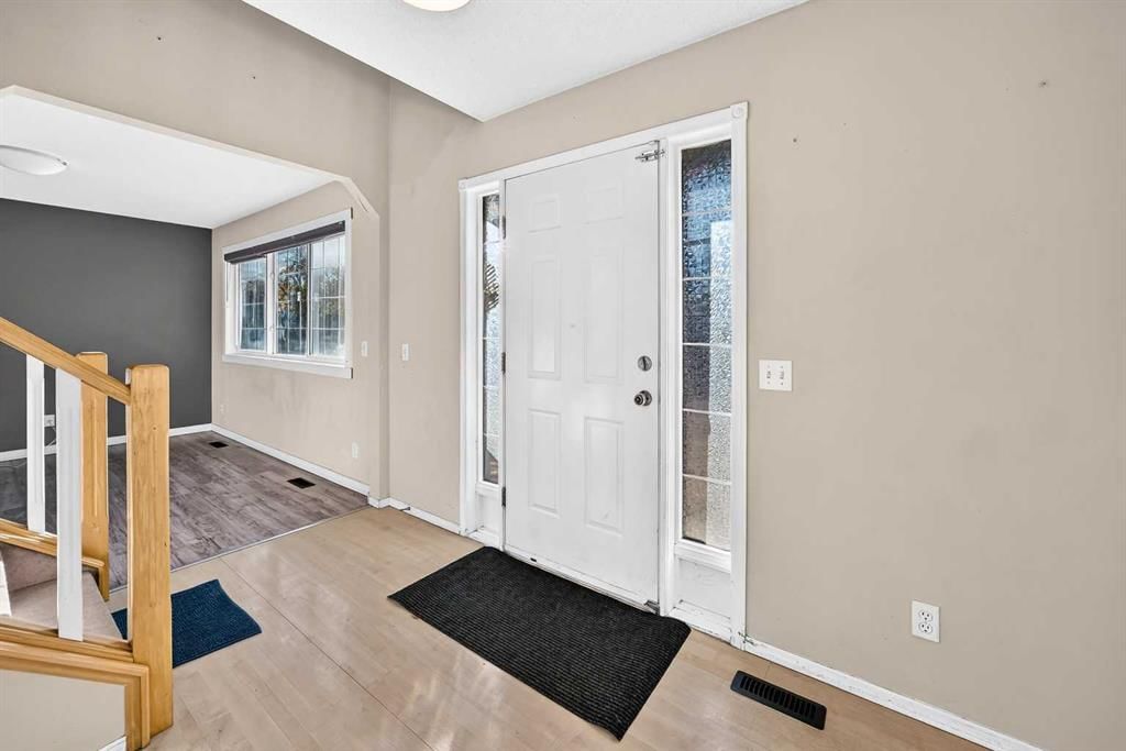 680 Martindale Boulevard NE, Calgary — photo 2 of 42