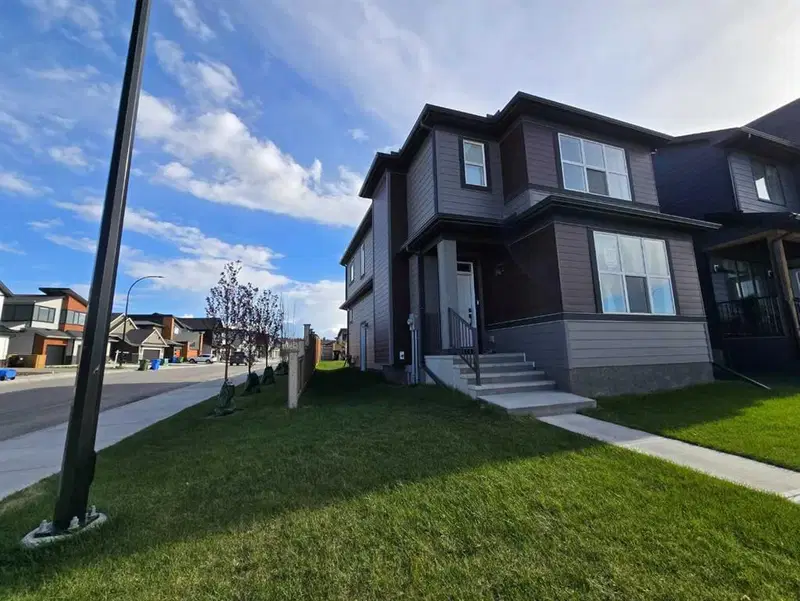 431 Rowmont Boulevard NW, Calgary — main listing photo