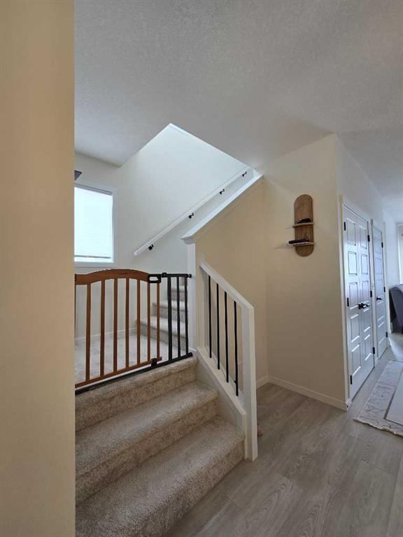 431 Rowmont Boulevard NW, Calgary — photo 5 of 22