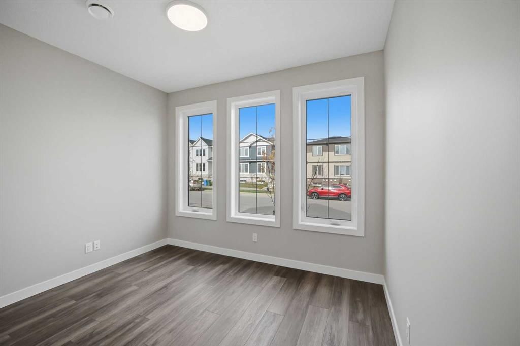 8561 Huxbury Drive NE, Calgary — photo 5 of 42