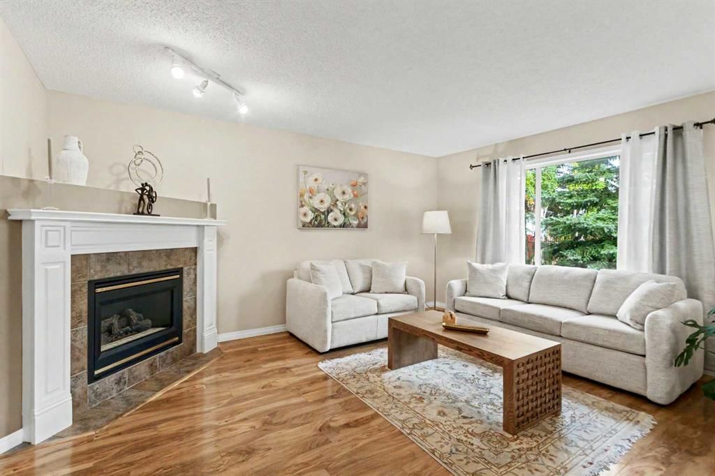 436 Rocky Ridge Bay NW, Calgary — photo 3 of 33