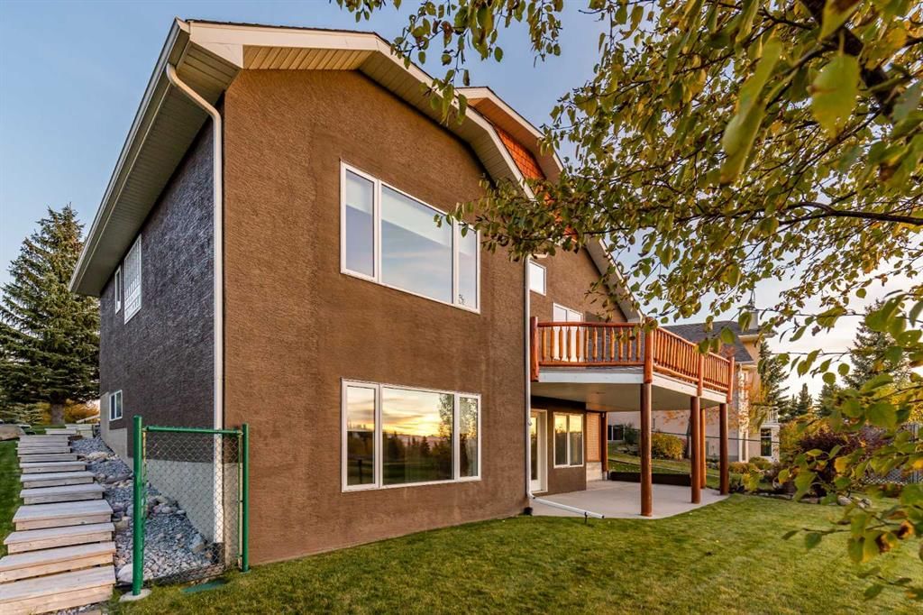 118 Gleneagles View, Cochrane — photo 4 of 46