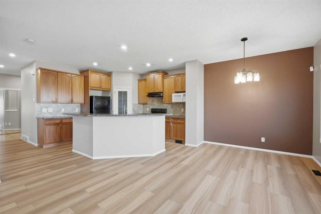 249 Saddlecrest Way NE, Calgary — photo 2 of 48