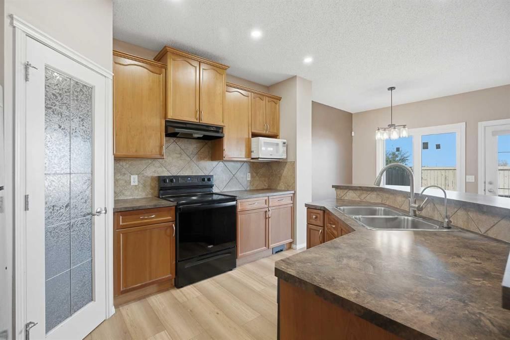 249 Saddlecrest Way NE, Calgary — photo 4 of 48
