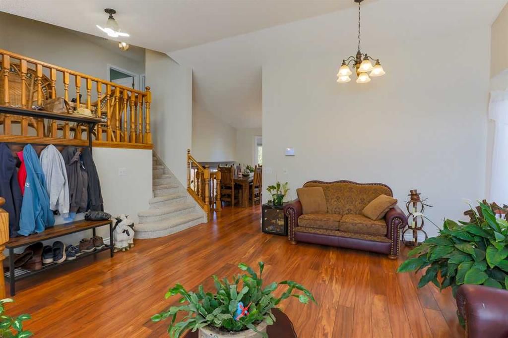 94 Athabasca Crescent, Crossfield — photo 4 of 37
