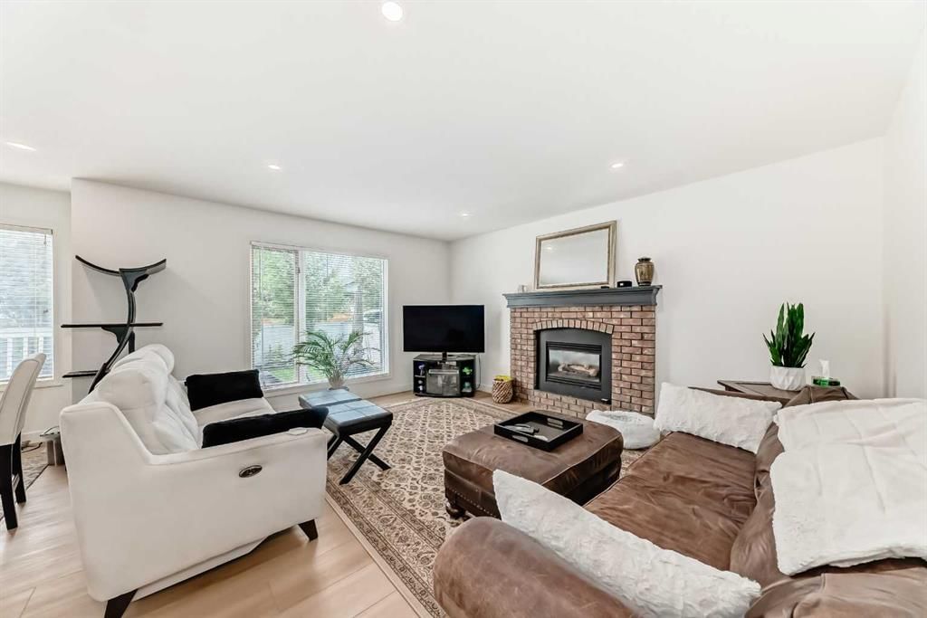 163 Shannon Circle SW, Calgary — photo 5 of 20