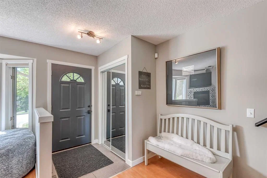 304 Christie Park Mews SW, Calgary — photo 2 of 22