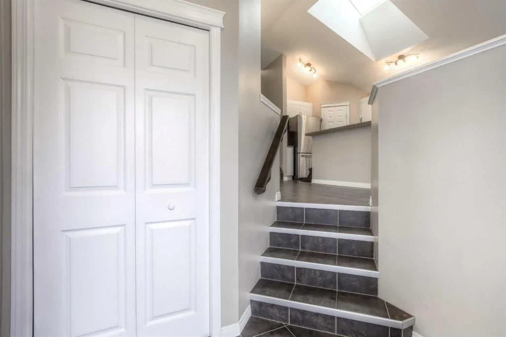 241 Morningside Gardens SW, Airdrie — photo 3 of 42
