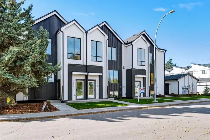 1905B 17 Street NW, Calgary — main listing photo