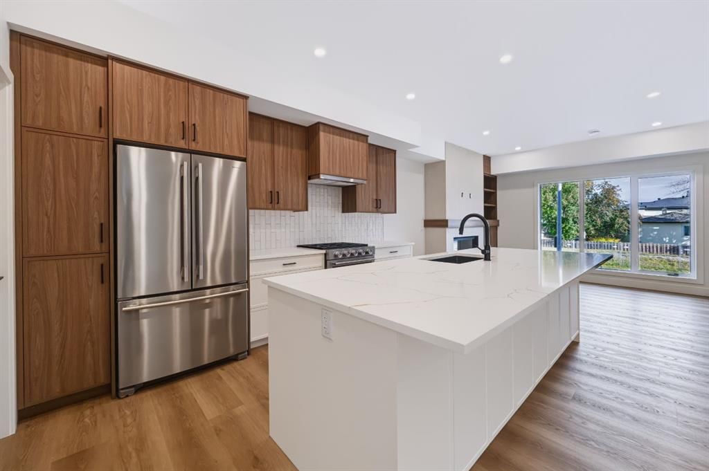 1905B 17 Street NW, Calgary — photo 3 of 37