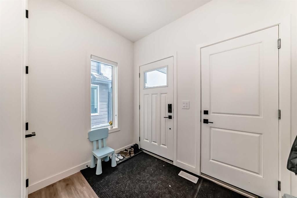 137 Verity Manor SW, Calgary — photo 3 of 50