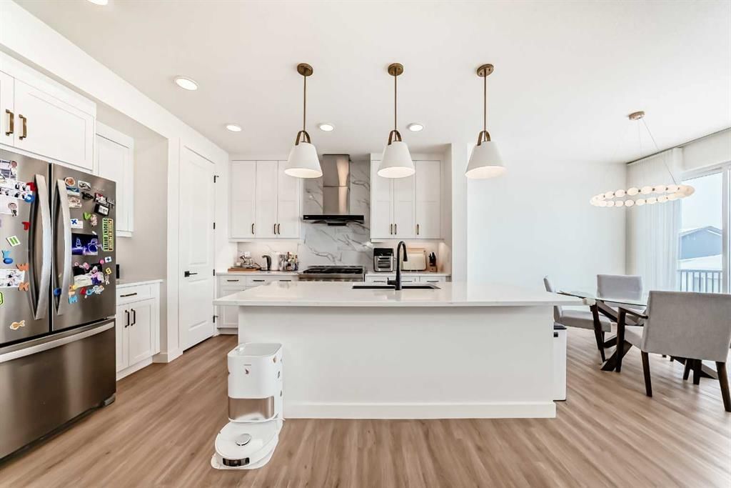 137 Verity Manor SW, Calgary — photo 5 of 50