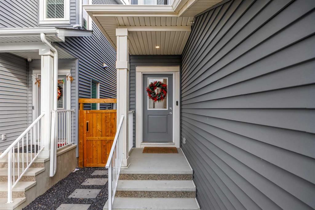 201 Creekstone Path SW, Calgary — photo 3 of 50