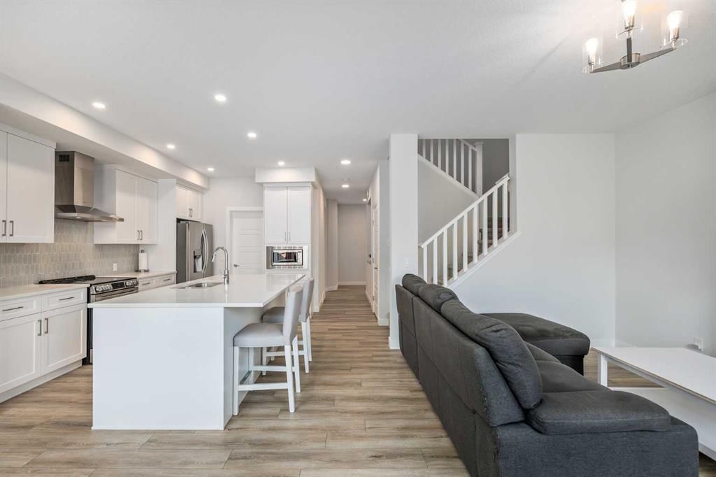 201 Creekstone Path SW, Calgary — photo 4 of 50