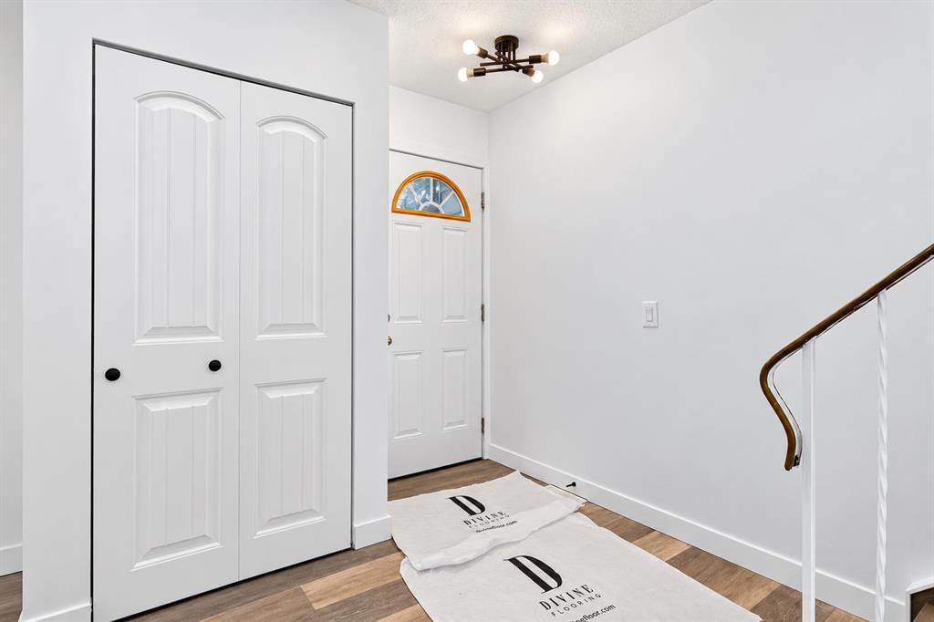 6125 Penedo Way SE, Calgary — photo 3 of 27