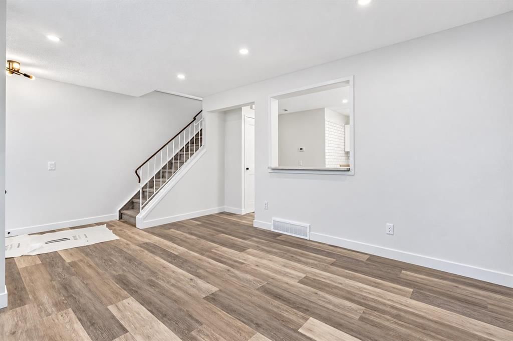6125 Penedo Way SE, Calgary — photo 4 of 27