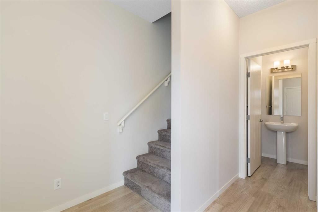 980 Nolan Hill Boulevard NW, Calgary — photo 2 of 34