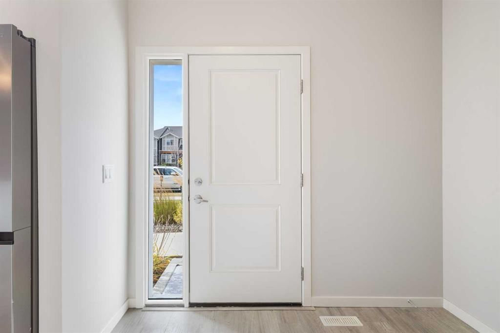 980 Nolan Hill Boulevard NW, Calgary — photo 3 of 34