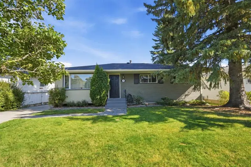 436 Arlington Drive SE, Calgary — main listing photo