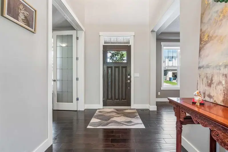 30 Ascot Crescent SW, Calgary — photo 2 of 50
