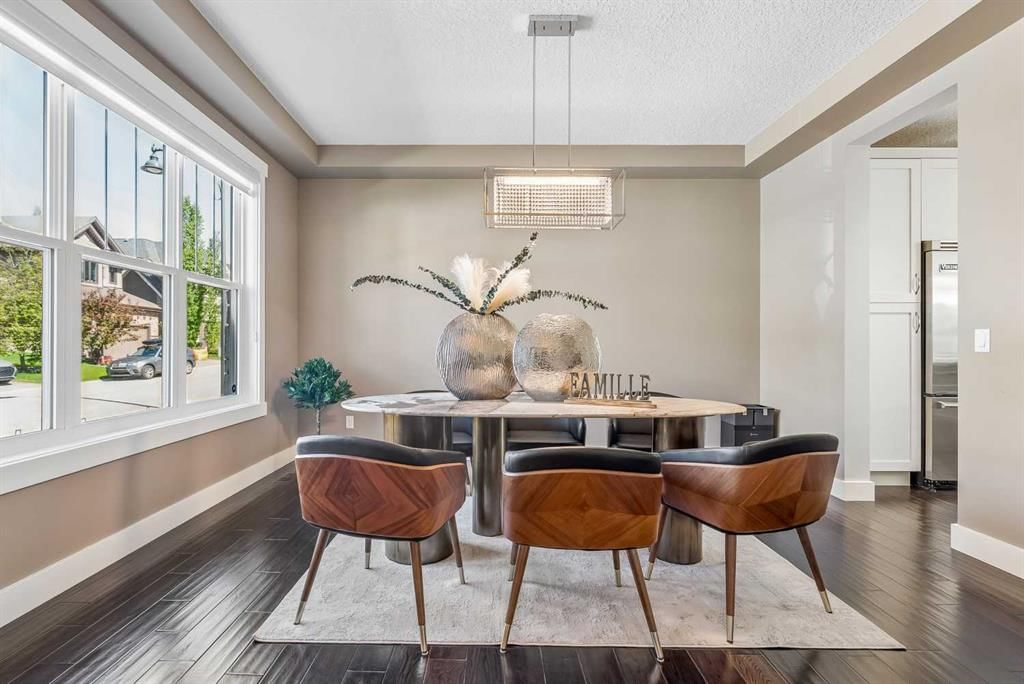 30 Ascot Crescent SW, Calgary — photo 5 of 50