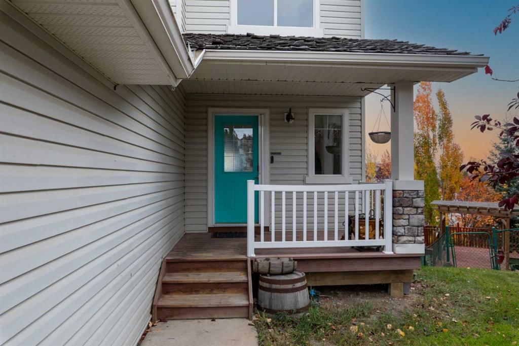 151 Bow Ridge Crescent, Cochrane — photo 2 of 40