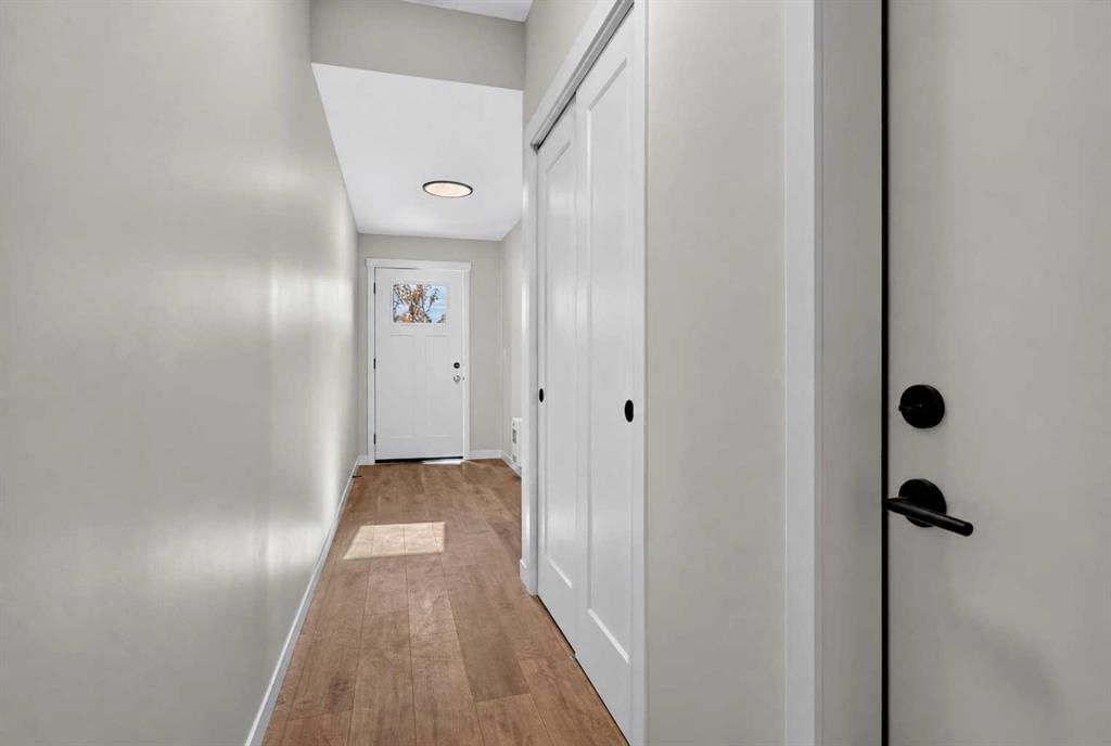705, 30 Creekside Villas SW, Calgary — photo 5 of 42