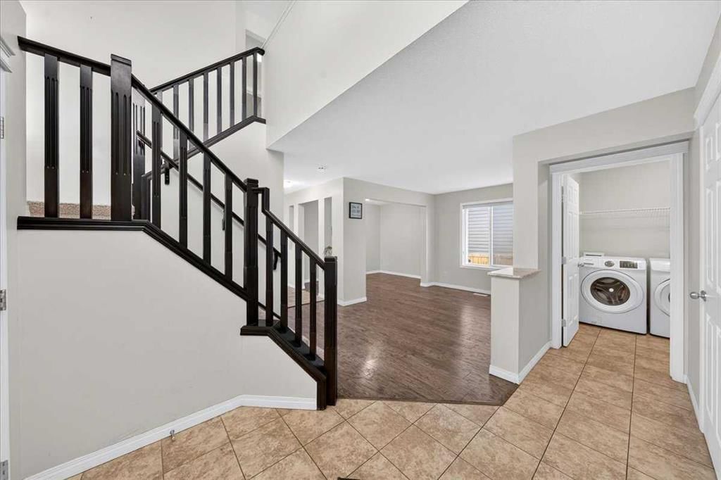 117 Panora Way NW, Calgary — photo 3 of 43