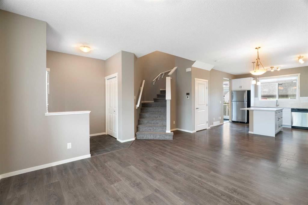 372 Kingsmere Way SE, Airdrie — photo 5 of 23