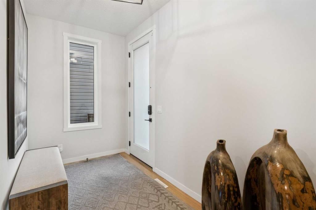 70 Savoy Landing SE, Calgary — photo 4 of 42