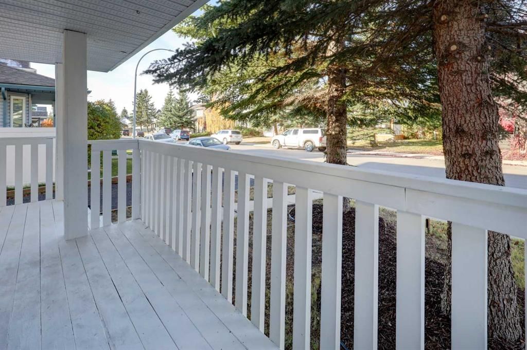 28 Woodside Circle NW, Airdrie — photo 5 of 32