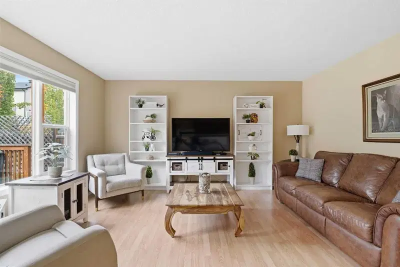 49 Bridleridge Road SW, Calgary — photo 5 of 33