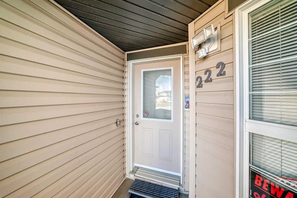 222 Saddlehorn Close NE, Calgary — photo 3 of 46
