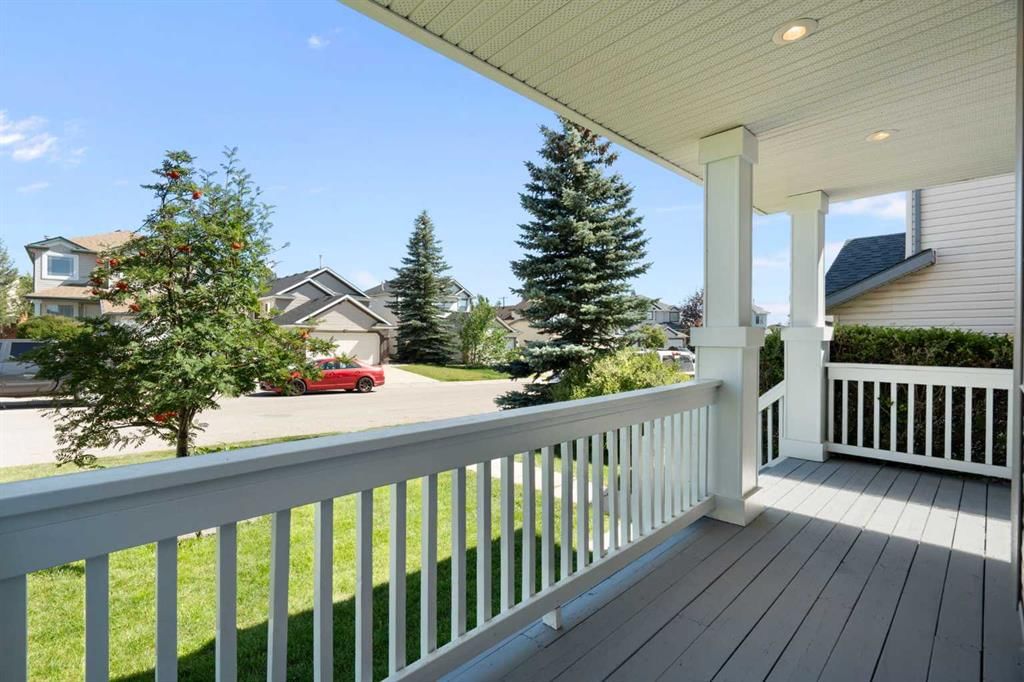 310 Coventry Road NE, Calgary — photo 4 of 22