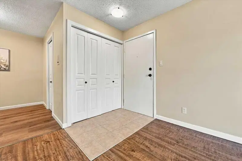 424, 6400 Coach Hill Road SW, Calgary — photo 2 of 42