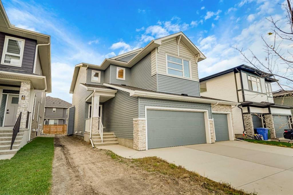 95 Dawson Wharf Mount, Chestermere — main listing photo