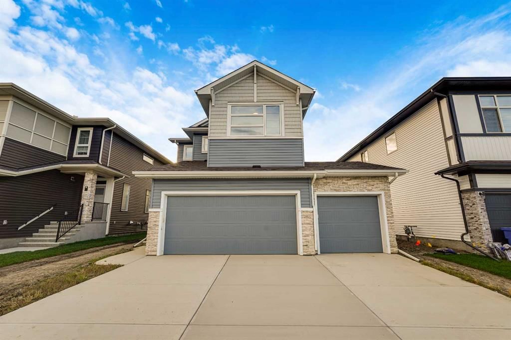 95 Dawson Wharf Mount, Chestermere — photo 3 of 37