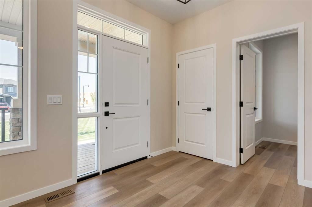 20 Ellen Lane, Crossfield — photo 2 of 47