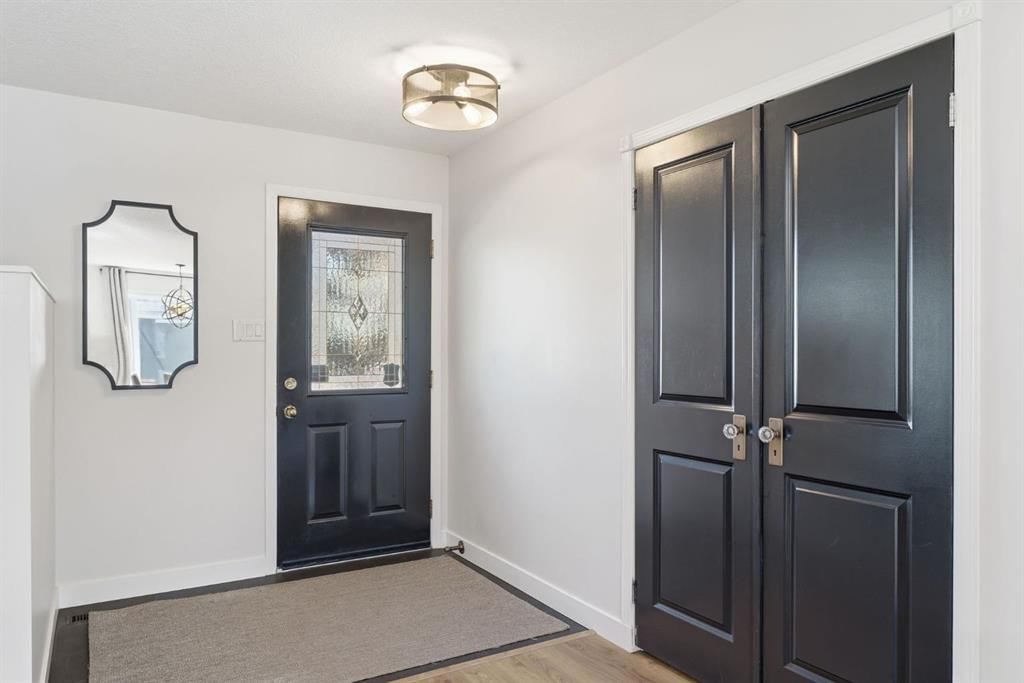 543 Willingdon Boulevard SE, Calgary — photo 2 of 50