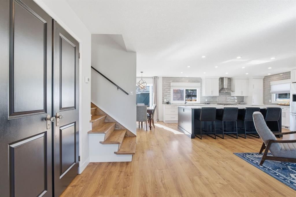 543 Willingdon Boulevard SE, Calgary — photo 3 of 50