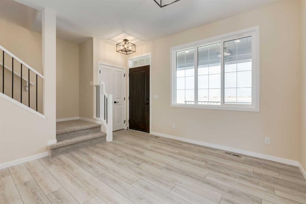 227 Vista Road, Crossfield — photo 5 of 29