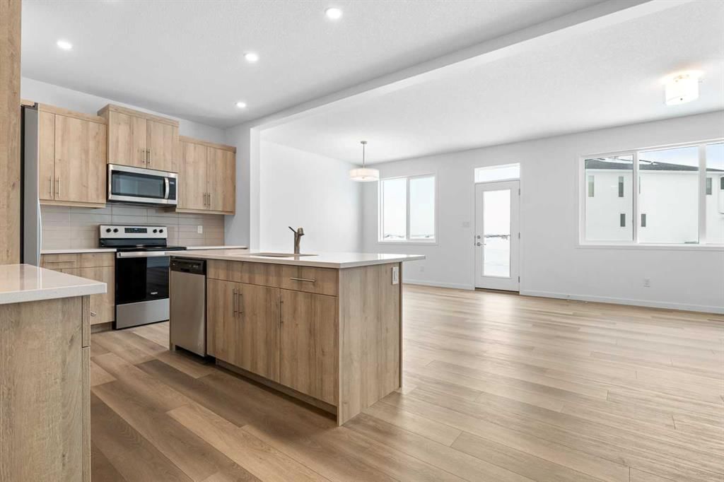 398 Ellen Park, Crossfield — photo 4 of 32