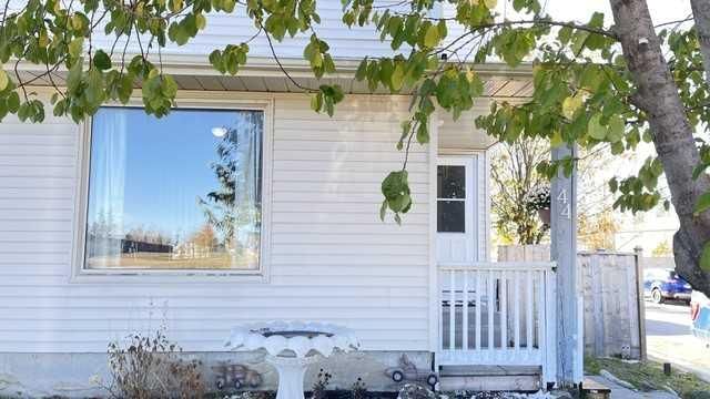 44 Falwood Crescent NE, Calgary — photo 2 of 40