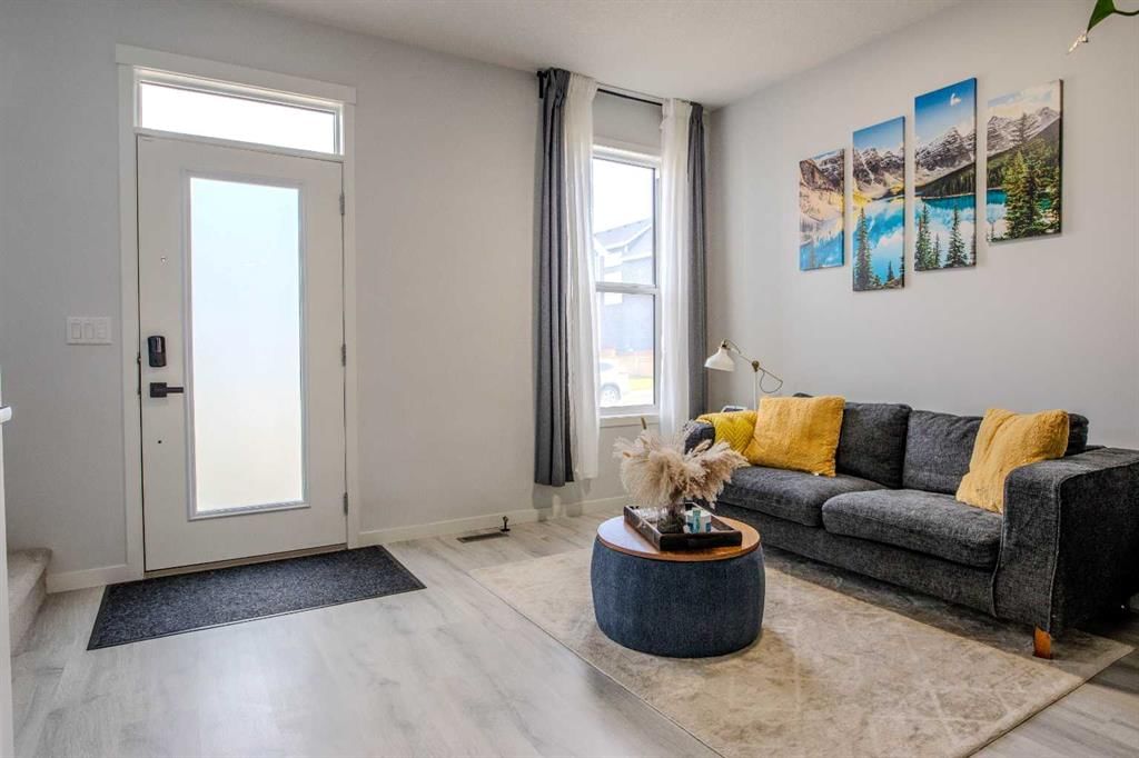 250 Aquila Way NW, Calgary — photo 4 of 43
