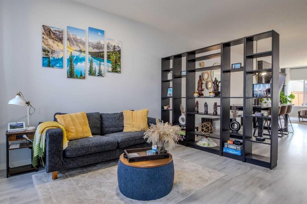 250 Aquila Way NW, Calgary — photo 5 of 43