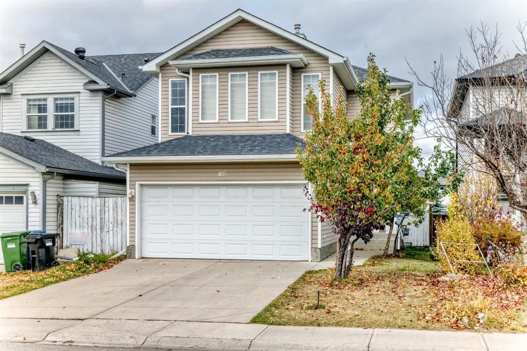 145 Martinvalley Crescent NE, Calgary — photo 2 of 40