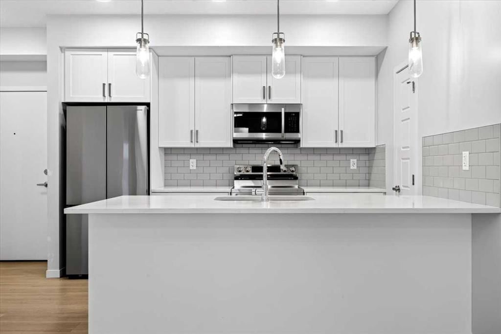 3413, 33 Carringham Gate NW, Calgary — photo 4 of 43