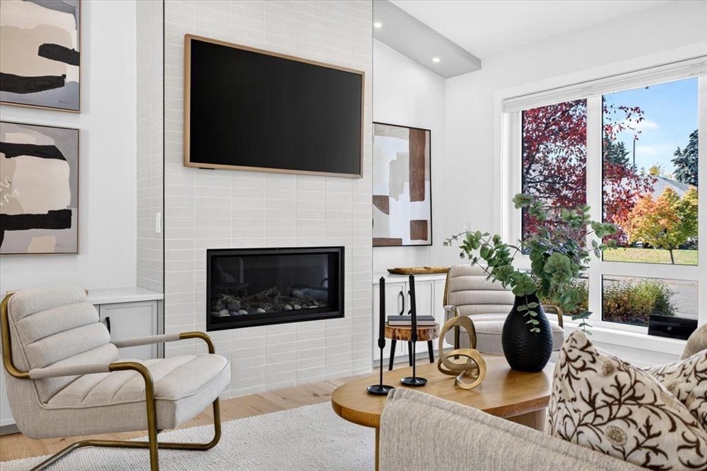 60 Governor Drive SW, Calgary — photo 3 of 46